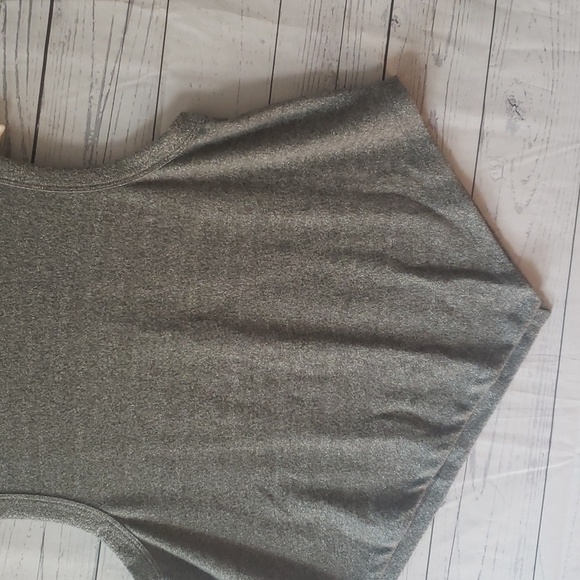 Elan silver metallic sleeveless top - Picture 2 of 6